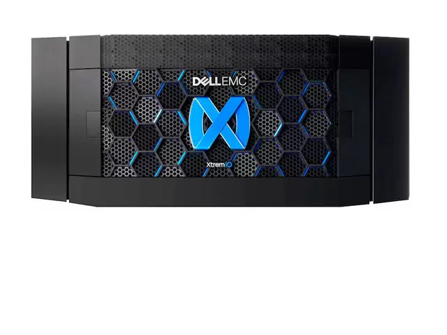 Фото EMC XtremIO на флеш-дисках