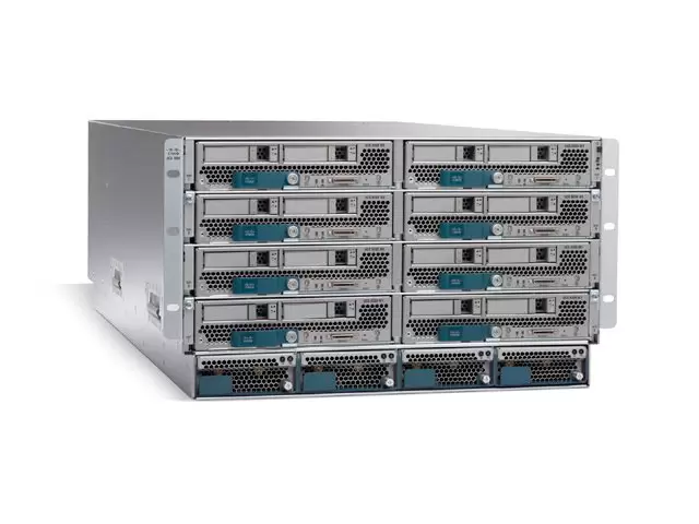 Фото Cisco UCS 5108 Blade Chassis для упрощенного и ускоренного развертывания эффективной серверной архитектуры